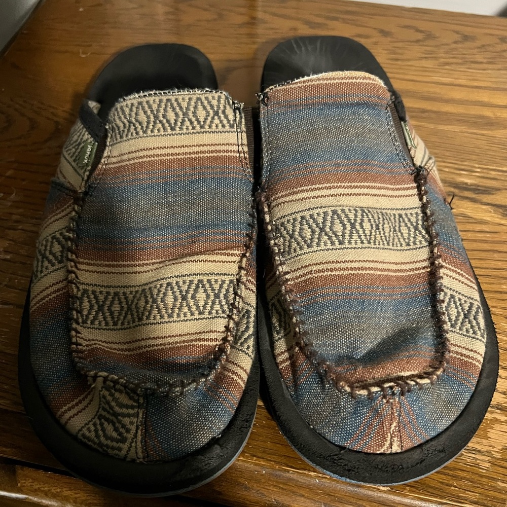 Men’s Sanuk Slip on shoes